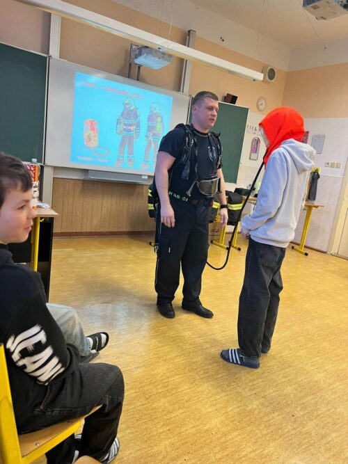 7b02b863-5c51-4594-9025-aa748953dcb3