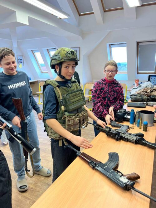 8583040e-d285-4179-b015-5177f96c6a3b