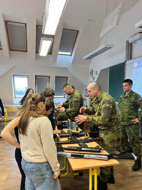 e878b00b-1638-4863-ae3f-8daaa28be988